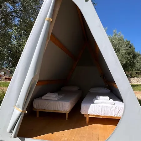 Nirikos Campsite *