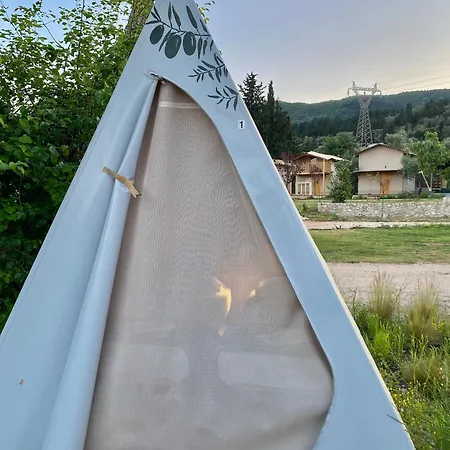 Nirikos Campsite Spasmeni Vrisi