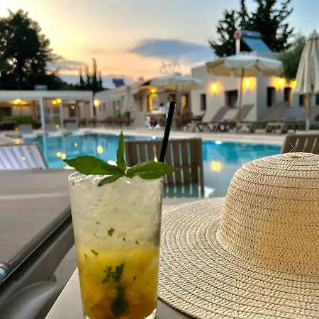 Nirikos Kamp alanı *