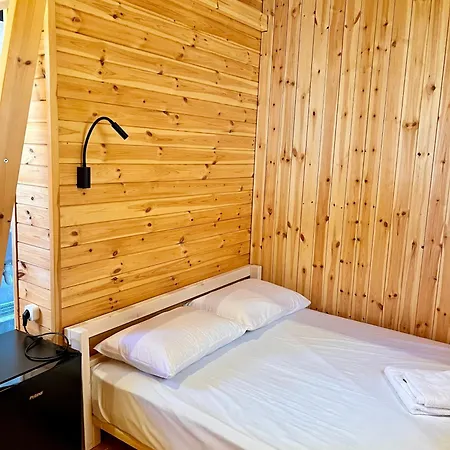 Nirikos Kamp alanı *